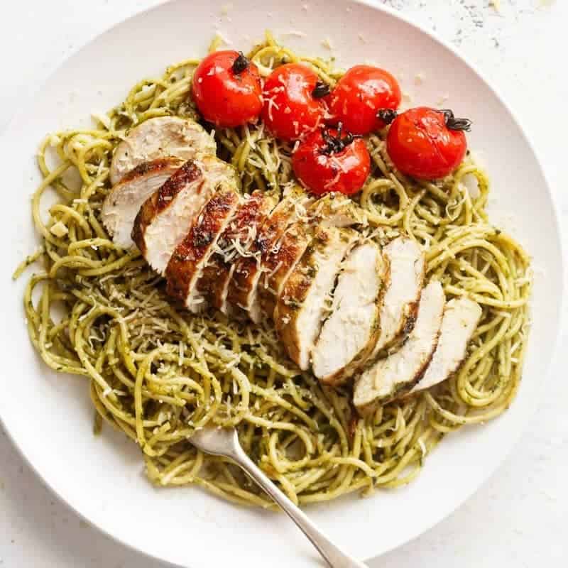 Flexible Chicken Pesto Spaghetti: Fresh Alternative to Red Sauce
